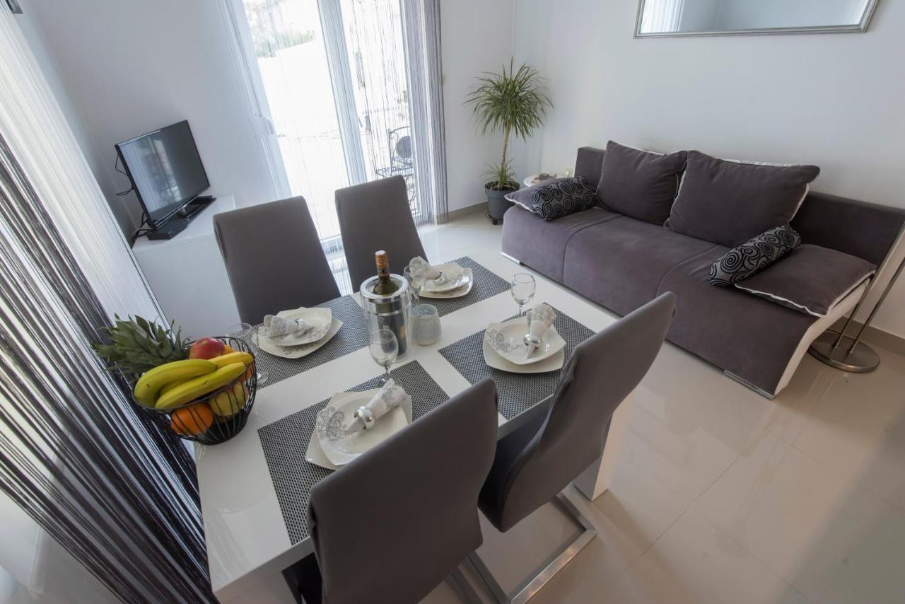 Apartman Miki Borik 자다르 외부 사진